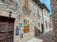 Casa Bi/Trifamiliare in Residenziale