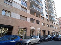Attività/Licenza (con o senza mura) in Commerciale