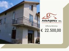 Casa Bi/Trifamiliare in Residenziale