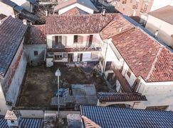 Casa Bi/Trifamiliare in Residenziale