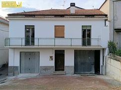 Casa Bi/Trifamiliare in Residenziale