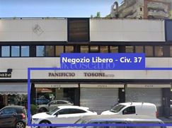 Negozio/Locale commerciale in Commerciale