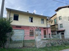 Casa Bi/Trifamiliare in Residenziale