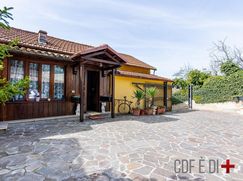 Casa Bi/Trifamiliare in Residenziale