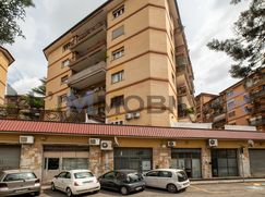 Negozio/Locale commerciale in Commerciale