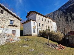 Casa Bi/Trifamiliare in Residenziale