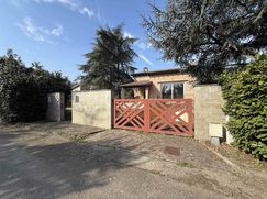 Casa Bi/Trifamiliare in Residenziale
