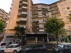 Negozio/Locale commerciale in Commerciale