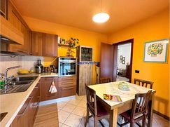 Casa Bi/Trifamiliare in Residenziale