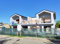Casa Bi/Trifamiliare in Residenziale