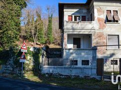 Casa Bi/Trifamiliare in Residenziale