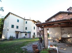 Casa Bi/Trifamiliare in Residenziale