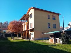 Casa Bi/Trifamiliare in Residenziale