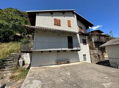 Casa Bi/Trifamiliare in Residenziale