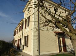 Casa Bi/Trifamiliare in Residenziale