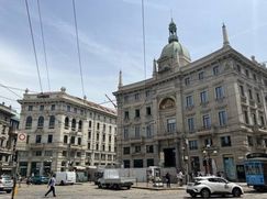 Attività/Licenza (con o senza mura) in Commerciale
