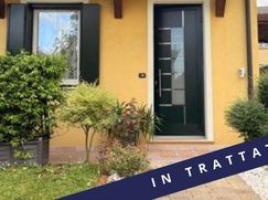 Casa Bi/Trifamiliare in Residenziale