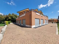 Negozio/Locale commerciale in Commerciale