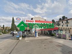 Negozio/Locale commerciale in Commerciale