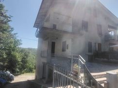 Casa Bi/Trifamiliare in Residenziale