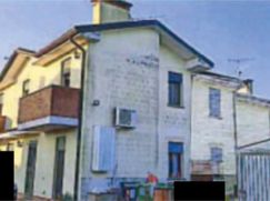 Casa Bi/Trifamiliare in Residenziale