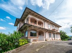 Casa Bi/Trifamiliare in Residenziale