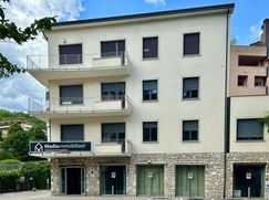 Negozio/Locale commerciale in Commerciale