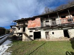 Casa Bi/Trifamiliare in Residenziale