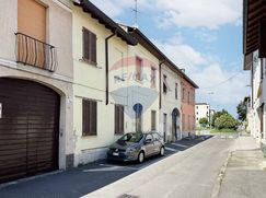 Casa Bi/Trifamiliare in Residenziale