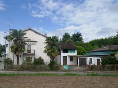 Casa Bi/Trifamiliare in Residenziale