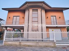 Casa Bi/Trifamiliare in Residenziale