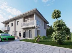 Casa Bi/Trifamiliare in Residenziale