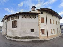 Casa Bi/Trifamiliare in Residenziale