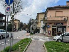 Negozio/Locale commerciale in Commerciale