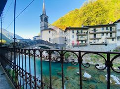 Casa Bi/Trifamiliare in Residenziale