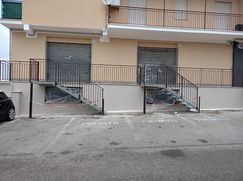 Negozio/Locale commerciale in Commerciale