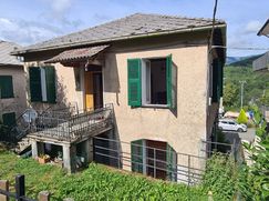 Casa Bi/Trifamiliare in Residenziale