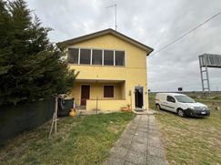 Casa Bi/Trifamiliare in Residenziale