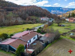 Casa Bi/Trifamiliare in Residenziale