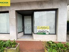 Negozio/Locale commerciale in Commerciale