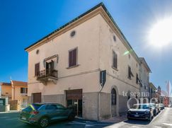 Casa Bi/Trifamiliare in Residenziale