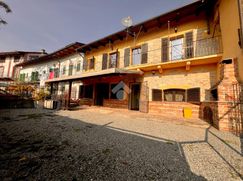 Casa Bi/Trifamiliare in Residenziale