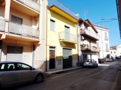 Casa Bi/Trifamiliare in Residenziale