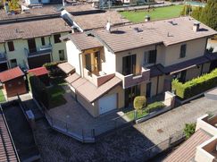 Casa Bi/Trifamiliare in Residenziale