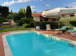 Casa Bi/Trifamiliare in Residenziale