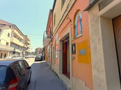 Negozio/Locale commerciale in Commerciale