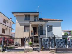 Casa Bi/Trifamiliare in Residenziale