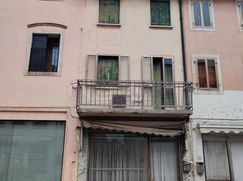 Casa Bi/Trifamiliare in Residenziale