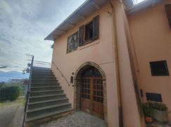 Casa Bi/Trifamiliare in Residenziale