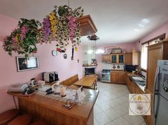 Casa Bi/Trifamiliare in Residenziale